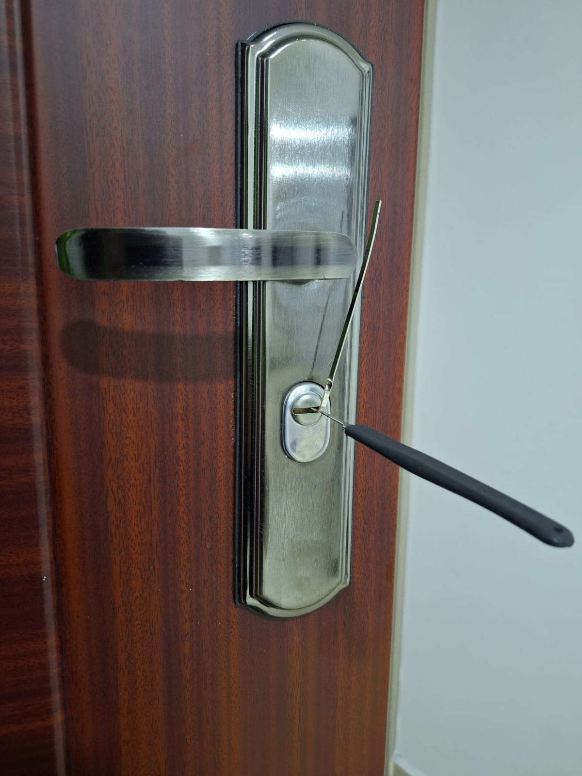 Servicio de apertura y reparación de chapas de puerta